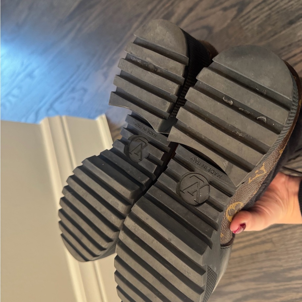 Louis Vuitton Black and Brown Monogram Lace-Up Ankle Boots - Picture 4 of 7